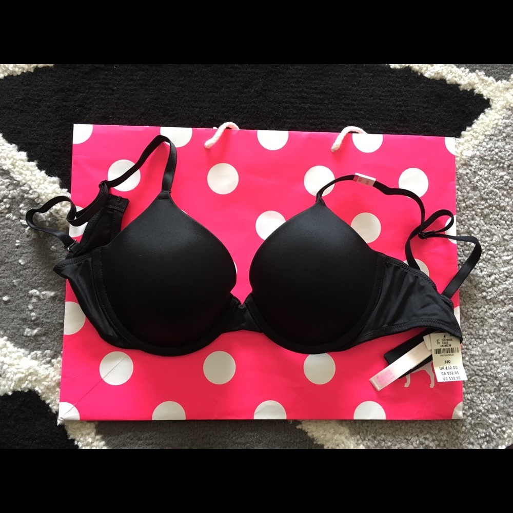 NWT Pink Victoria’s Secret Black T-shirt Bra 32D